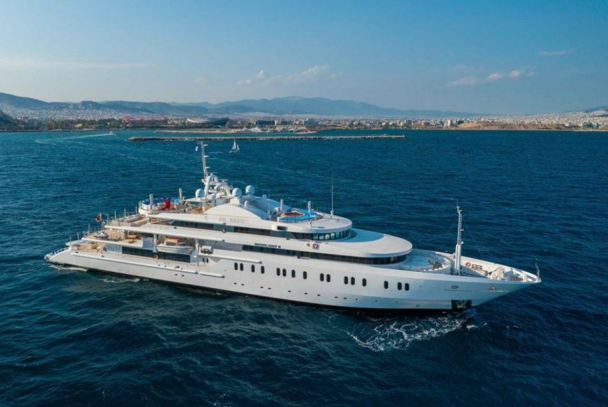 moonlight yacht project